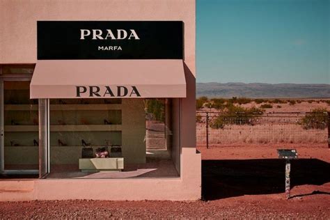 prada marfa wallpaper mac|Prada Marfa Pictures [HQ] .